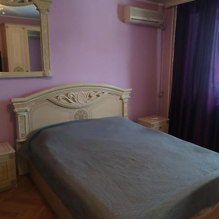 Затишні Апартаменти В Центрі Rivne Exterior foto